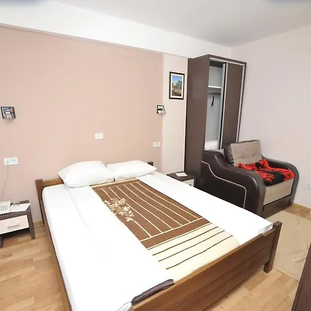 Zeleni Vir Hotel Ni